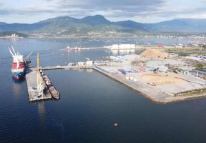 Cảng tổng hợp Bắc Vân Phong được đầu tư tạo động lực hoàn thiện, phát triển hệ thống cảng biển tỉnh.